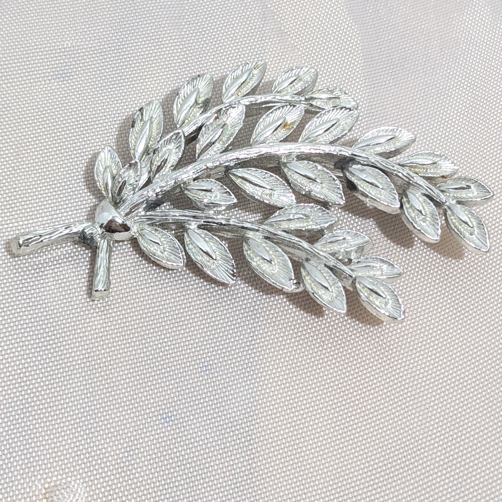 Vintage 70's Or 80's Silver Leafy Branches Brooch